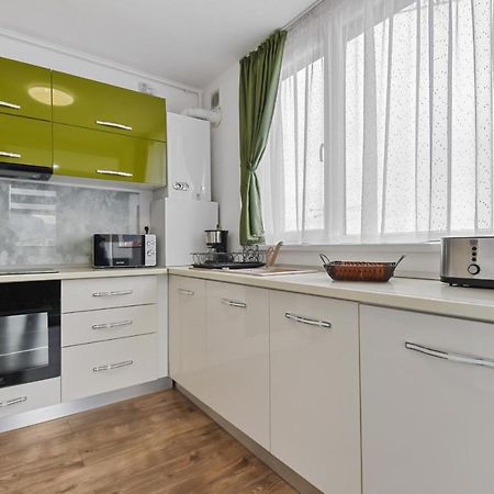 Modern In New Building With Panoramic View Apartment Brasov Bagian luar foto