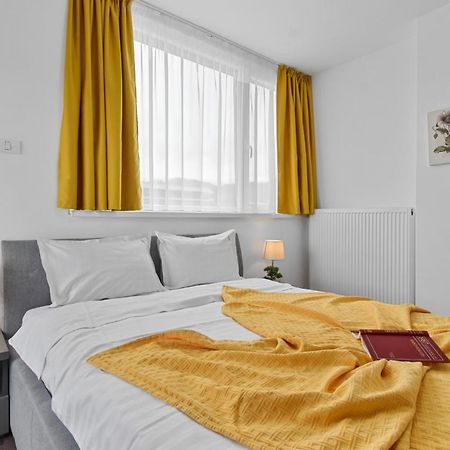 Modern In New Building With Panoramic View Apartment Brasov Bagian luar foto