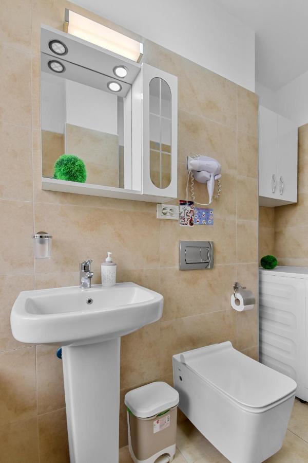 Modern In New Building With Panoramic View Apartment Brasov Bagian luar foto