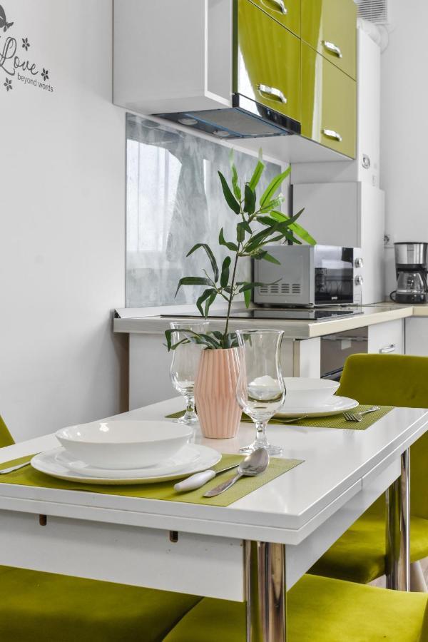 Modern In New Building With Panoramic View Apartment Brasov Bagian luar foto